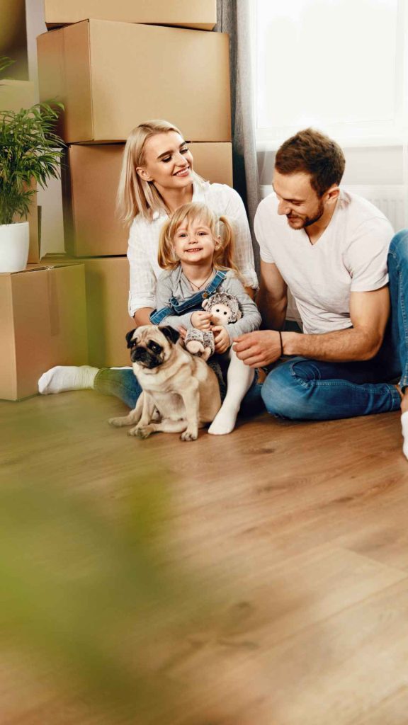 Familie mit Kind und Hund